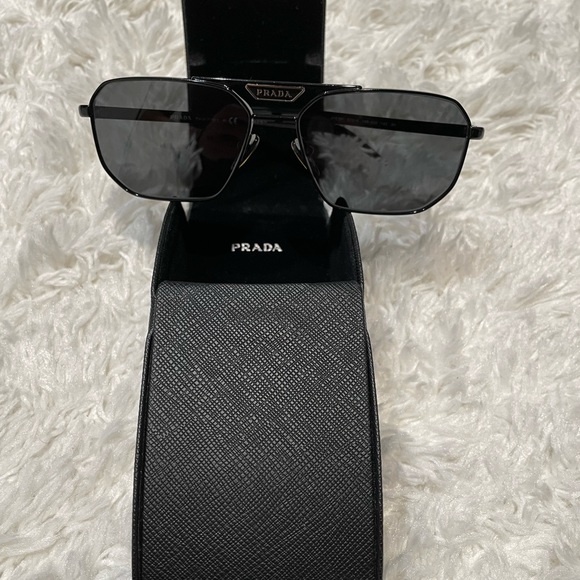 Prada sunglasses - Picture 3 of 16